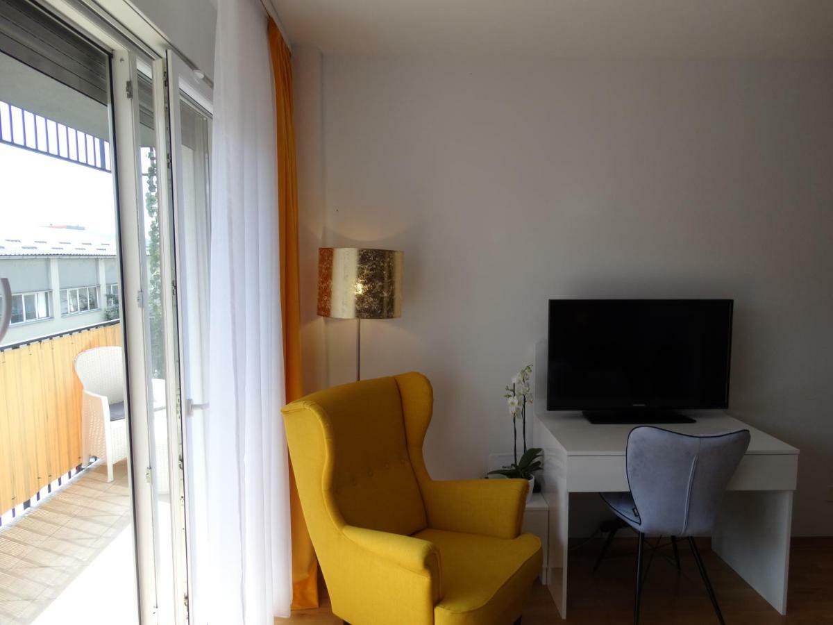 Jacuzzi Studio Apartman Mare'S Zagreb Extérieur photo